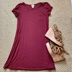 💙5/$25 Burgundy T-Shirt Dress